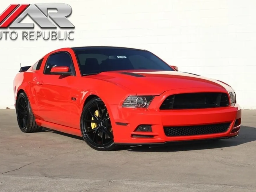 2013 Ford Mustang GT Premium photo 1