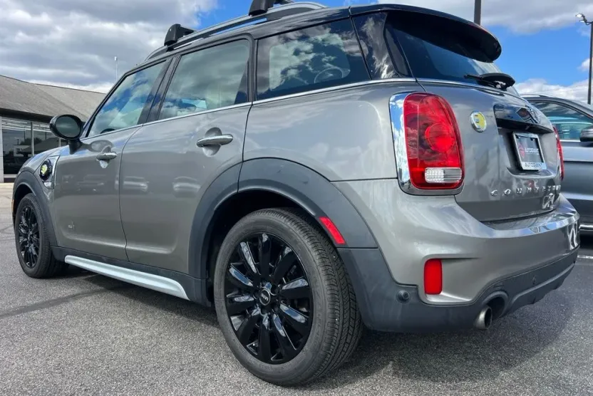 2018 Mini Cooper S E photo 1