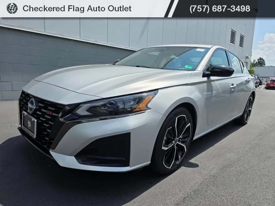 2023 Nissan Altima 2.5 SR photo 1