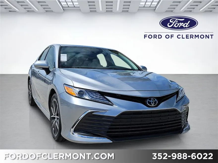 2022 Toyota Camry XLE photo 1