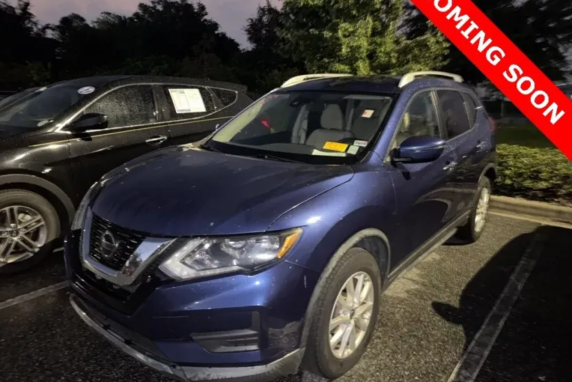 2020 Nissan Rogue SV photo 1