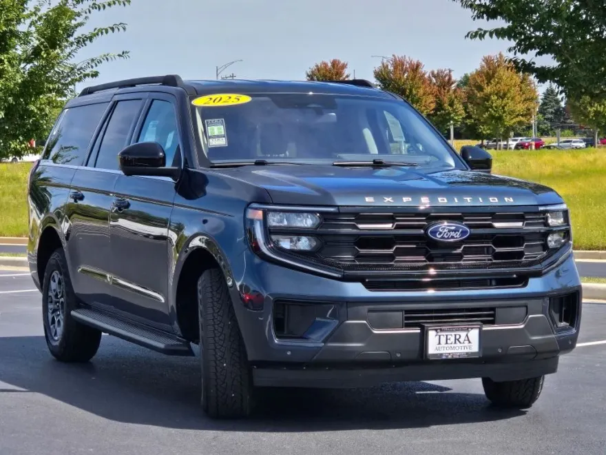 2025 Ford Expedition MAX photo 1