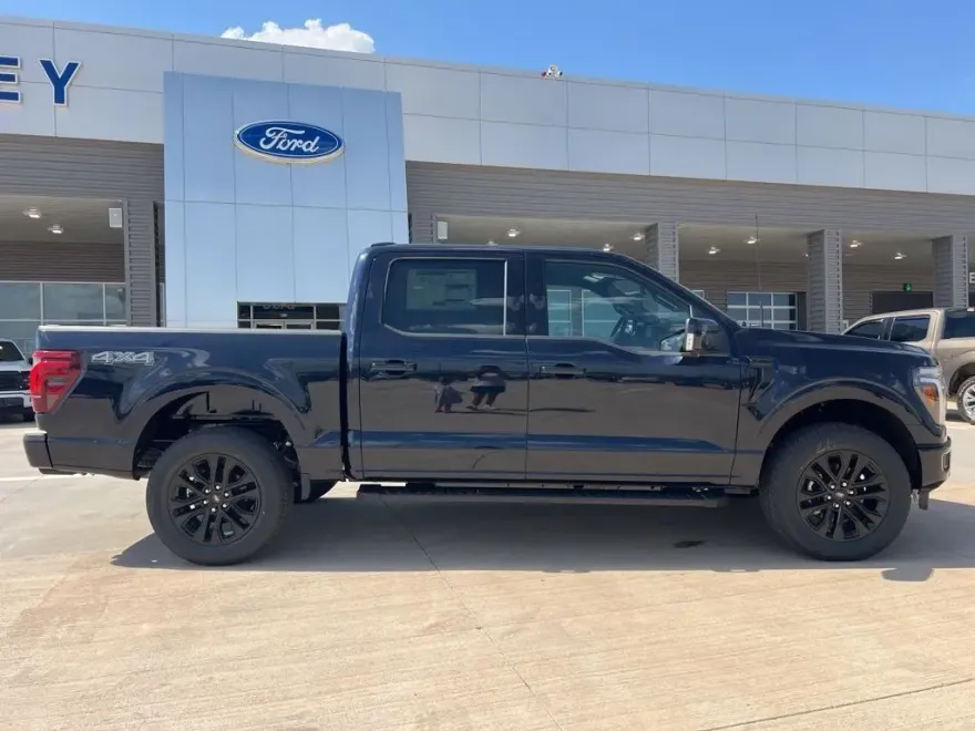 2025 Ford F-150 Lariat photo 1