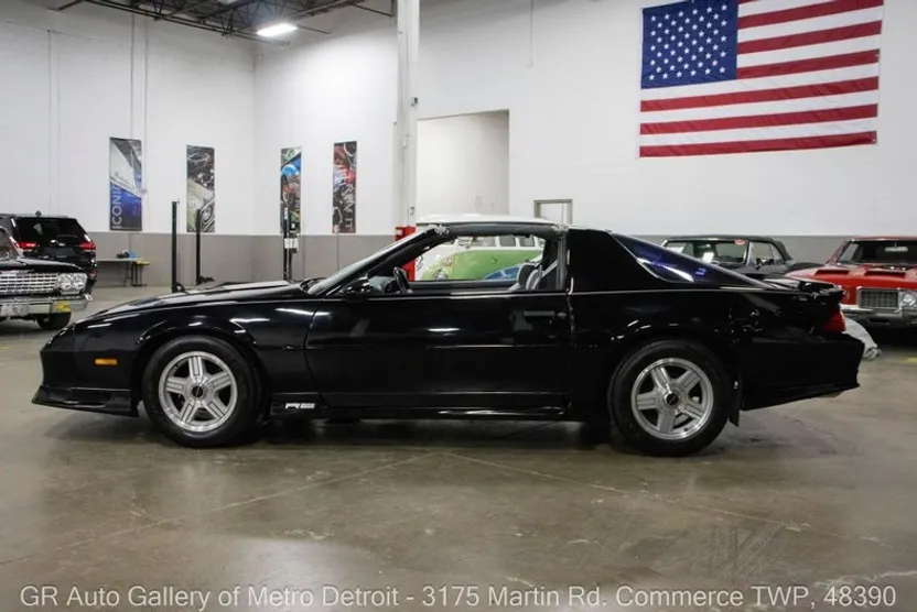 1991 Chevrolet Camaro RS photo 1
