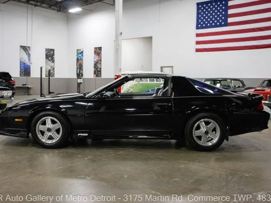 1991 Chevrolet Camaro RS photo 1