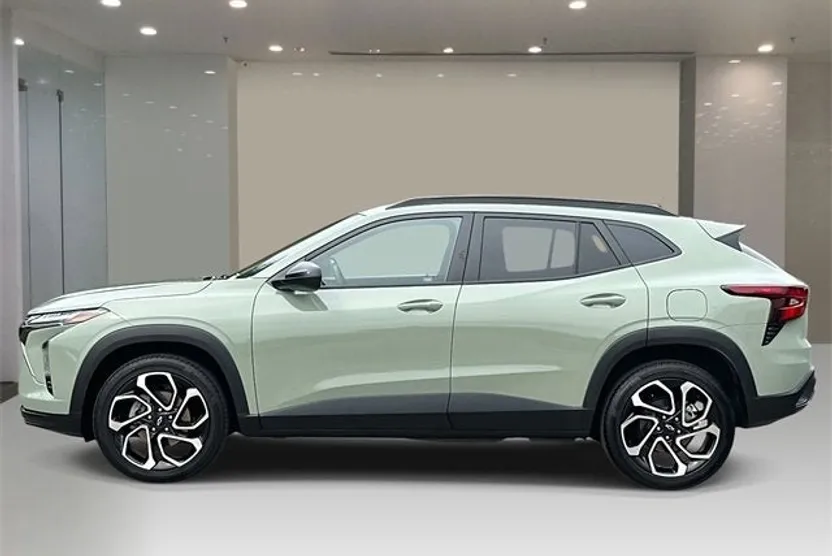 2024 Chevrolet Trax photo 1