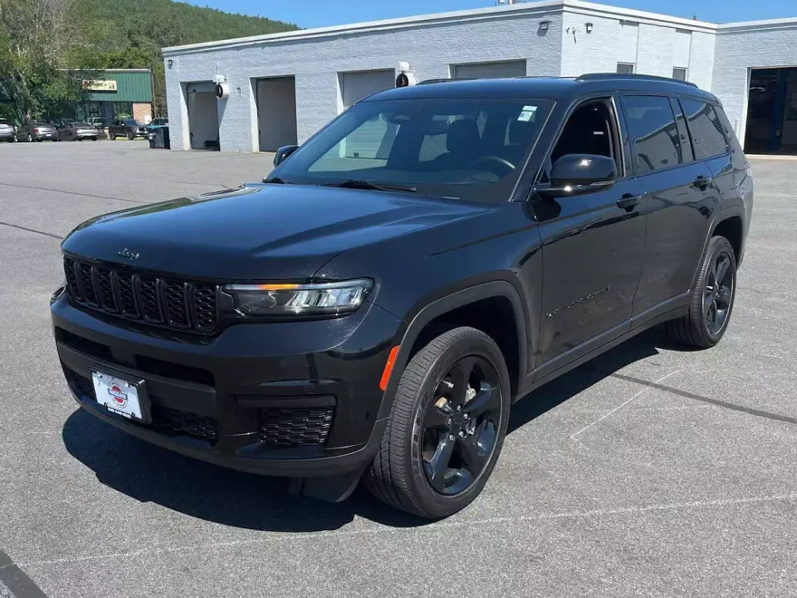 2021 Jeep Grand Cherokee Altitude photo 1