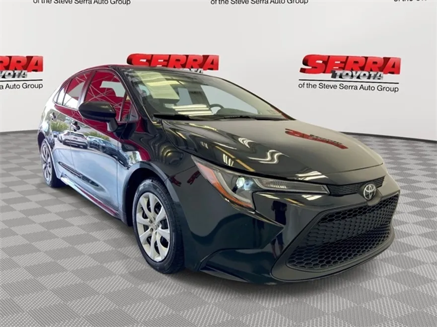 2022 Toyota Corolla LE photo 1