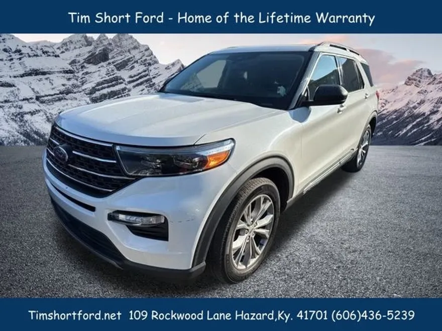 2021 Ford Explorer XLT photo 1