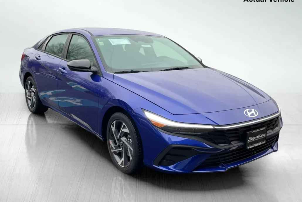 2025 Hyundai Elantra SEL Sport photo 1