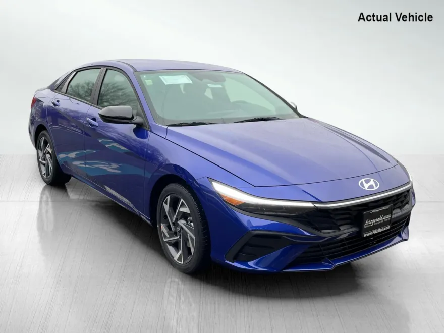 2025 Hyundai Elantra SEL Sport photo 1