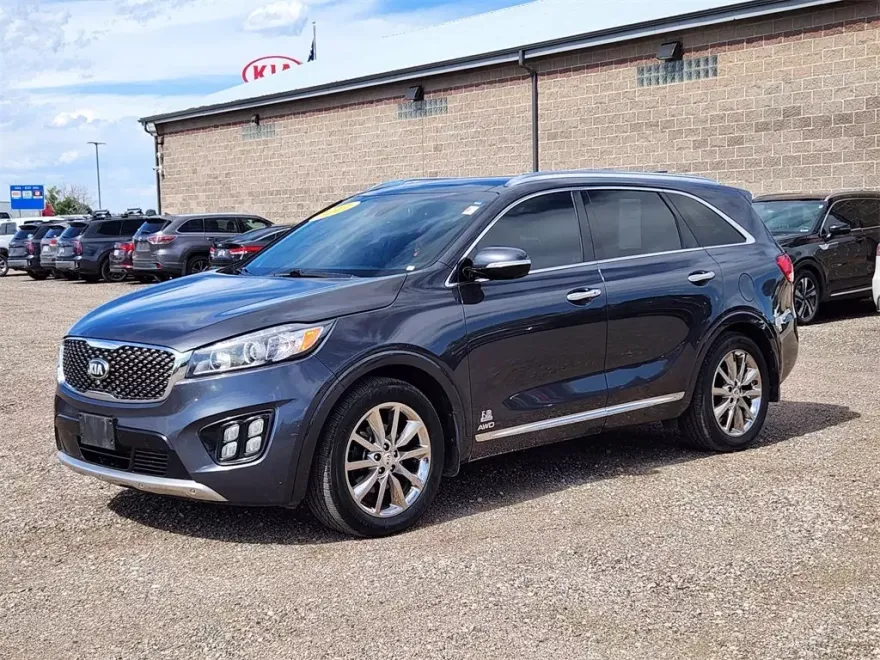 2017 Kia Sorento SX Limited photo 1