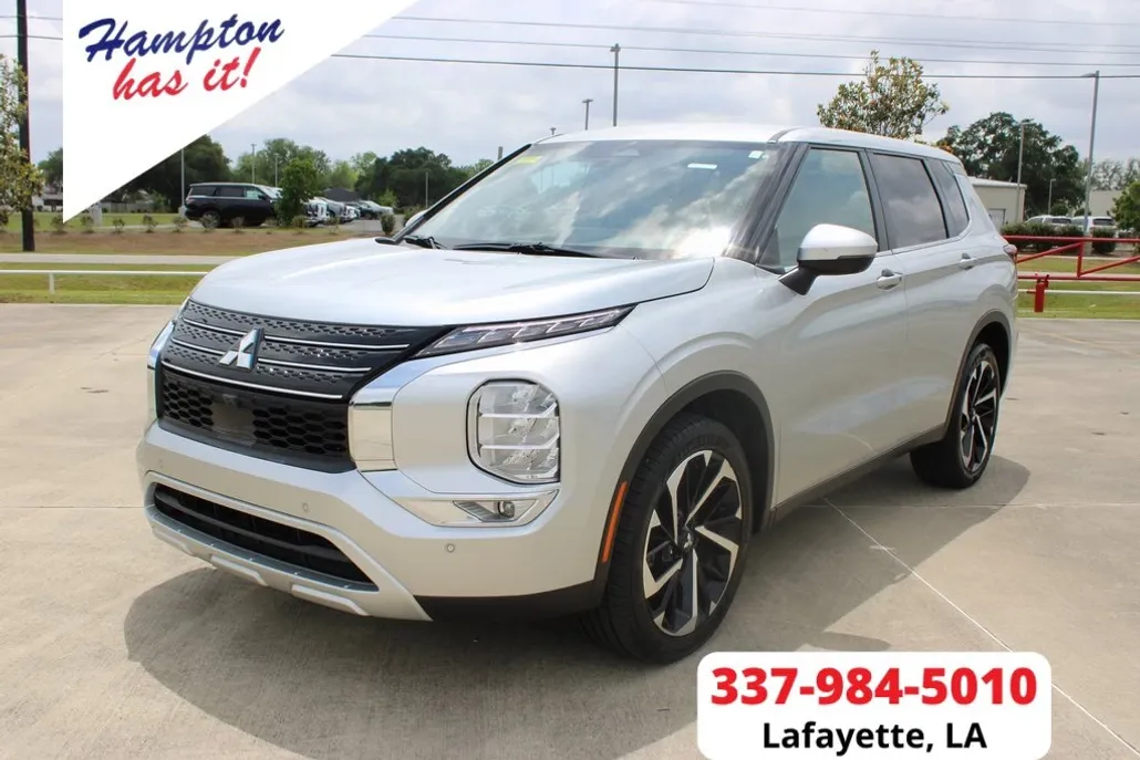 2024 Mitsubishi Outlander SE photo 1