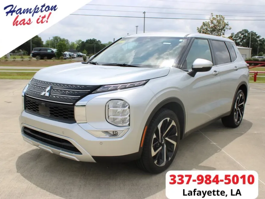2024 Mitsubishi Outlander SE photo 1