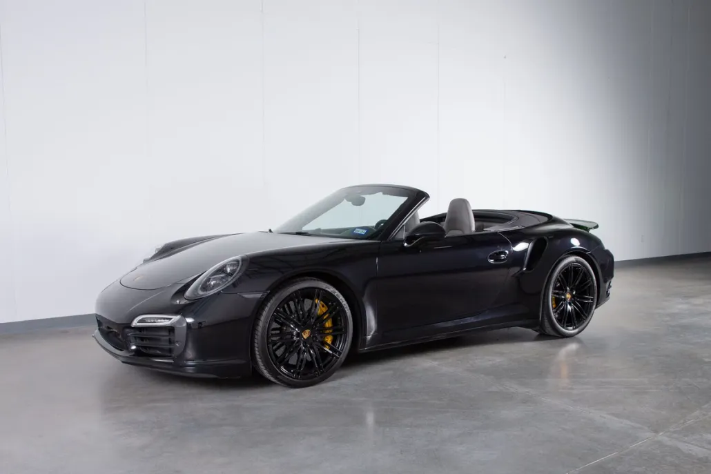 2016 Porsche 911 Turbo S photo 1