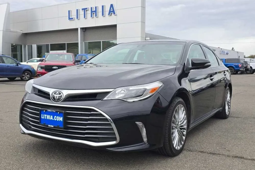 2016 Toyota Avalon Limited photo 1