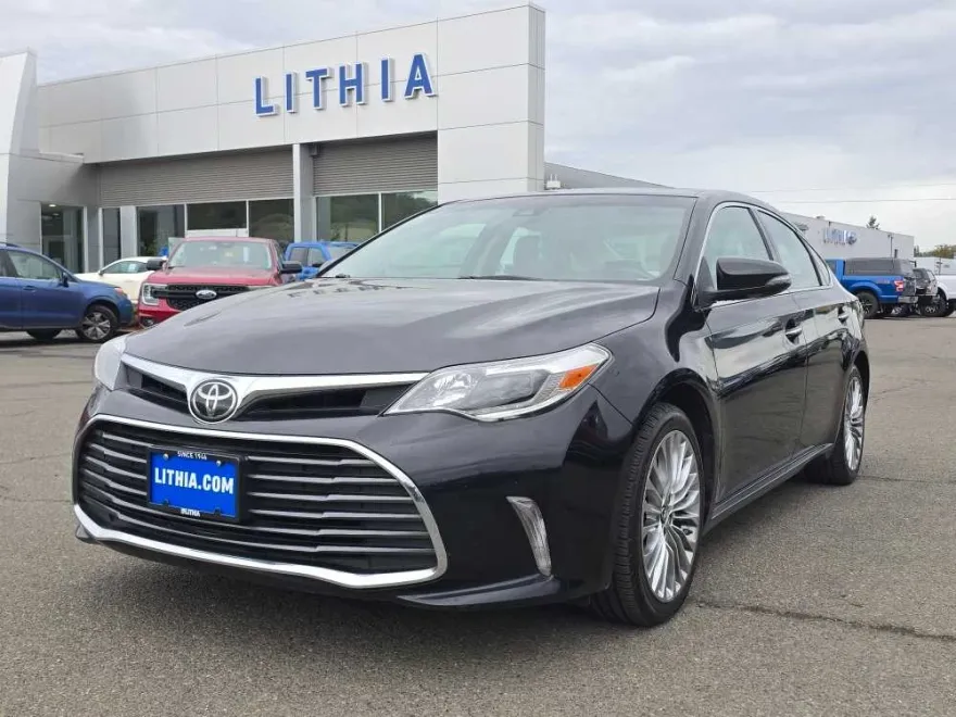 2016 Toyota Avalon Limited photo 1