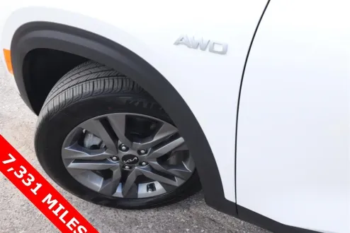 2023 Kia Seltos S photo 2