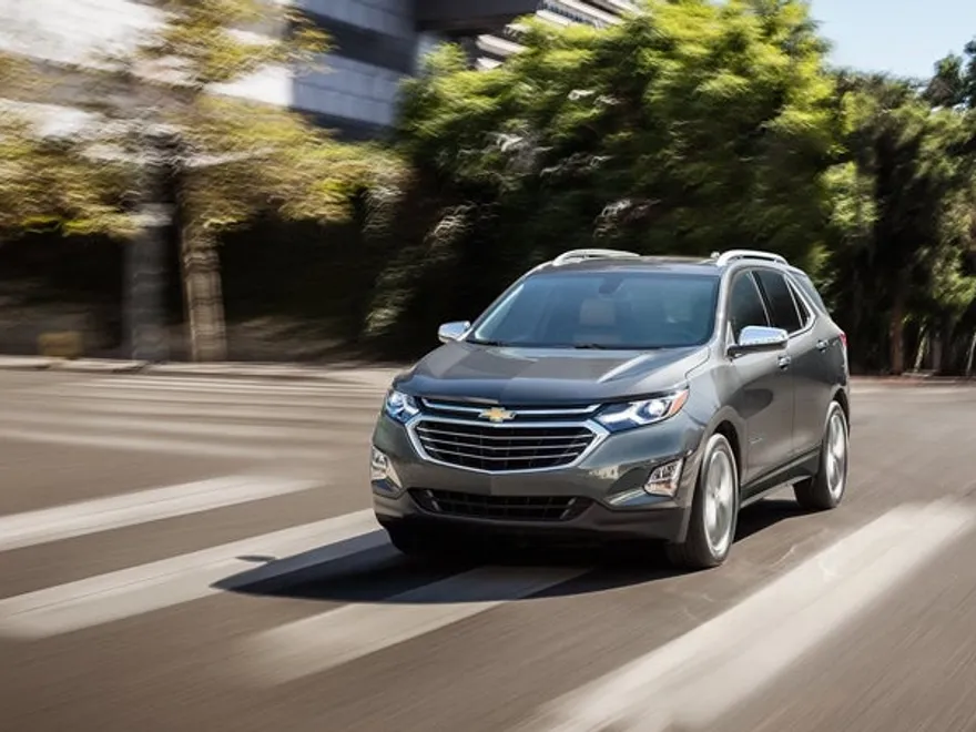 2019 Chevrolet Equinox LT photo 1