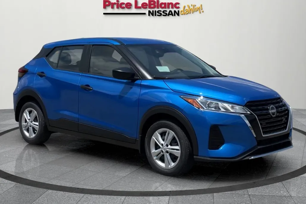 2025 Nissan Kicks Play S photo 1