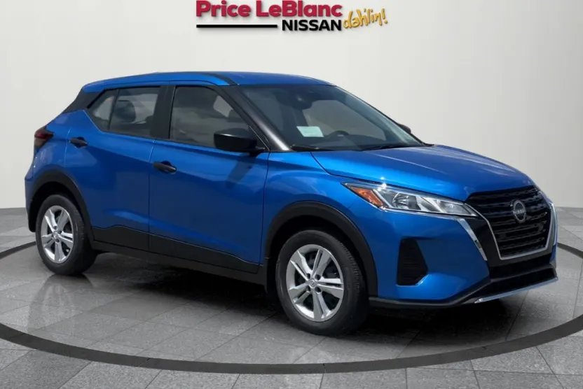 2025 Nissan Kicks Play S photo 1