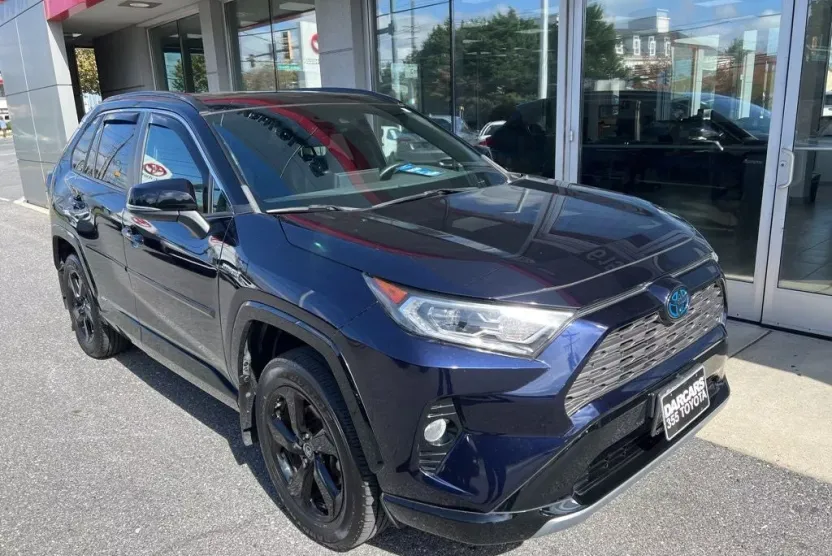 2019 Toyota RAV4 Hybrid XSE photo 1