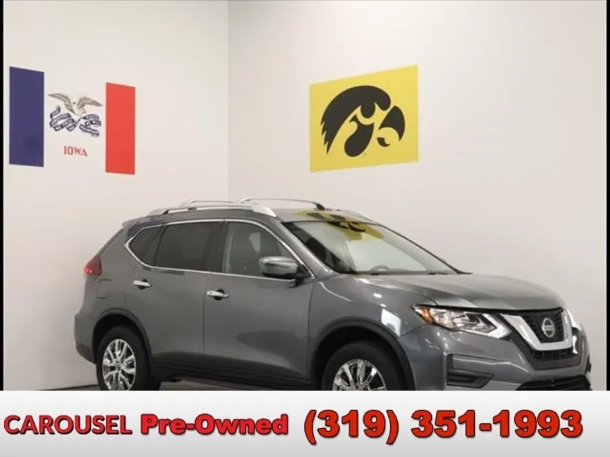 2019 Nissan Rogue SV photo 1