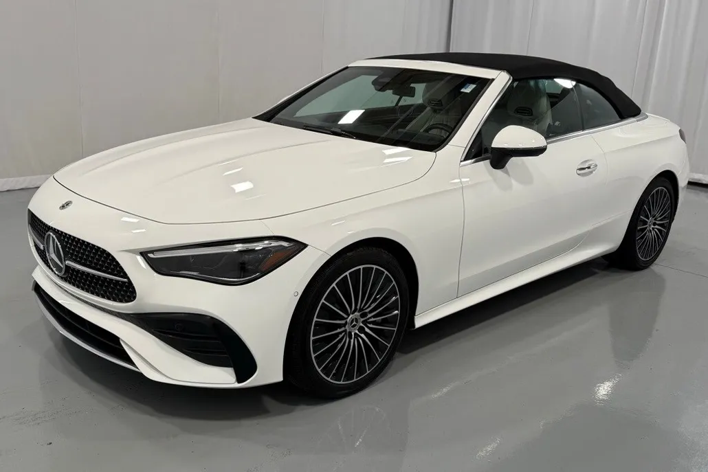 2025 Mercedes Benz CLE 450 4MATIC photo 1