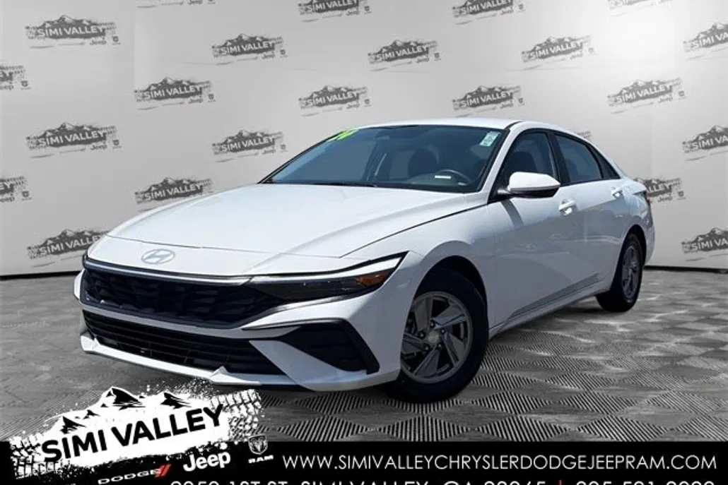 2024 Hyundai Elantra SE photo 1