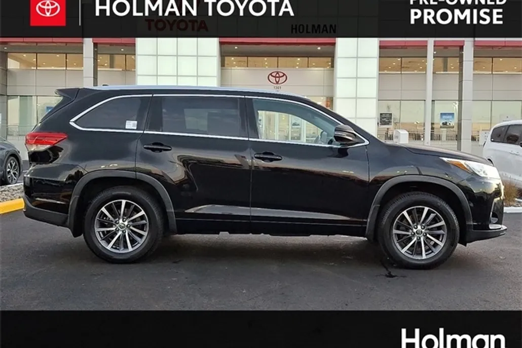 2017 Toyota Highlander XLE photo 1