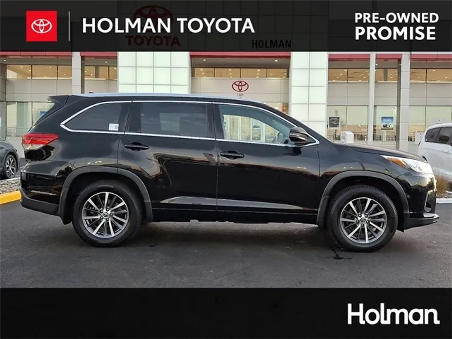 2017 Toyota Highlander XLE photo 1