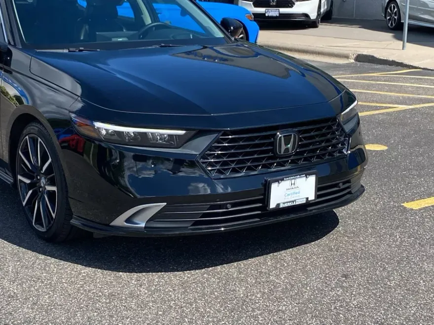 2023 Honda Accord Hybrid Touring photo 1