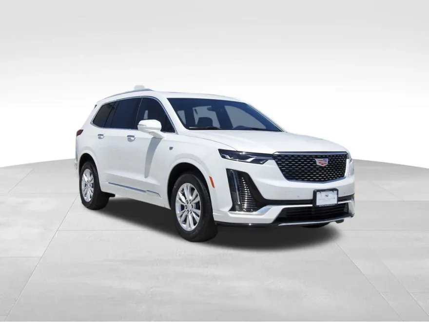 2025 Cadillac XT6 Luxury photo 1