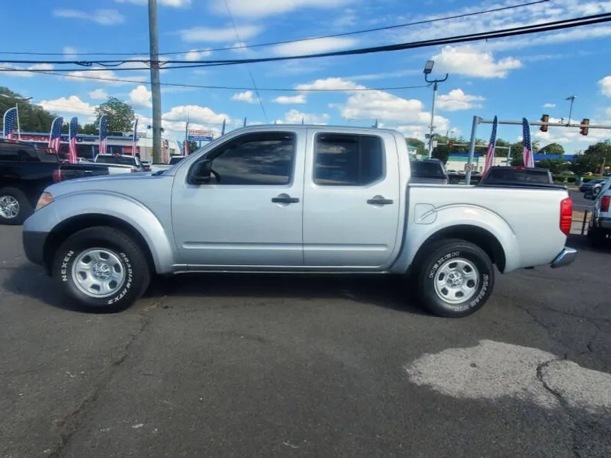2015 Nissan Frontier S photo 1