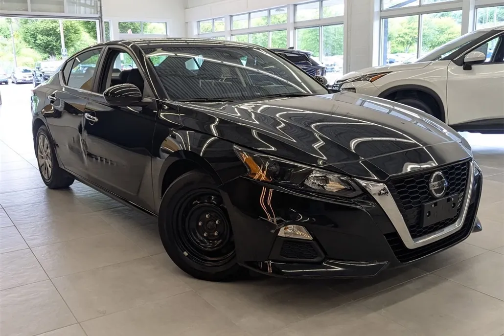 2022 Nissan Altima 2.5 S photo 1