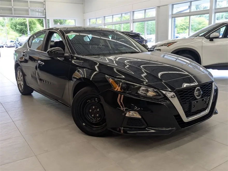 2022 Nissan Altima 2.5 S photo 1