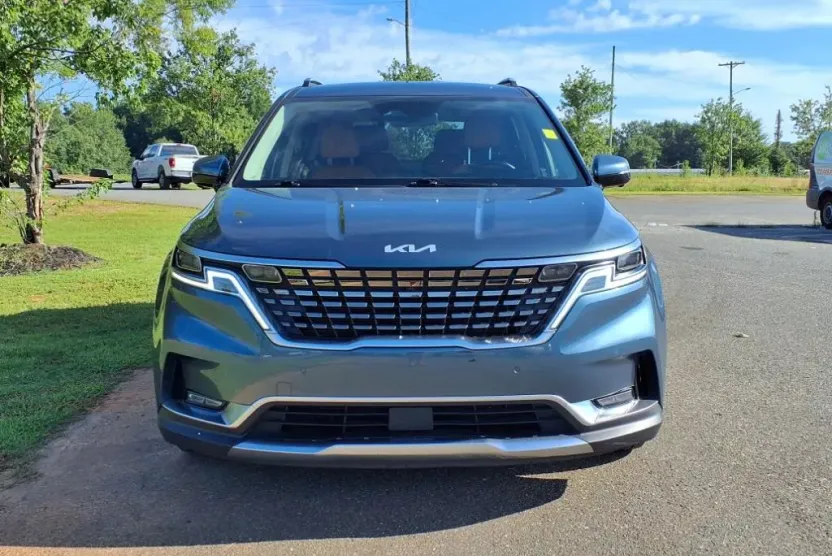 2022 Kia Carnival SX Prestige photo 1