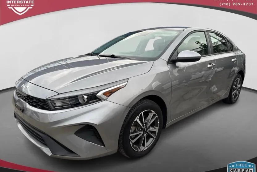 2022 Kia Forte FE LXS photo 1