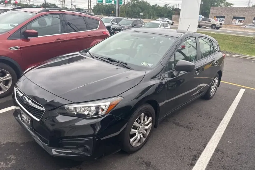 2019 Subaru Impreza 2.0i photo 1