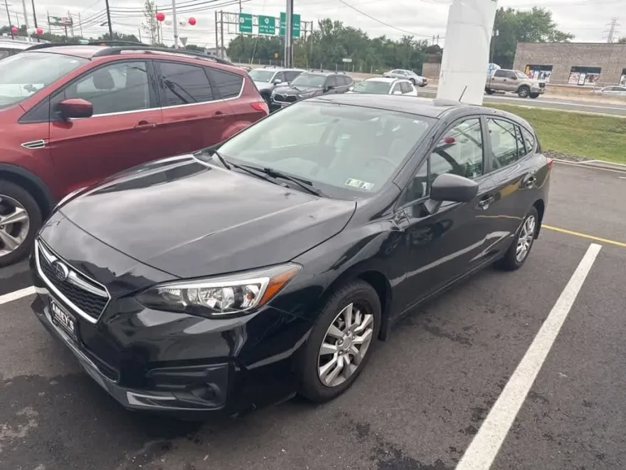 2019 Subaru Impreza 2.0i photo 1