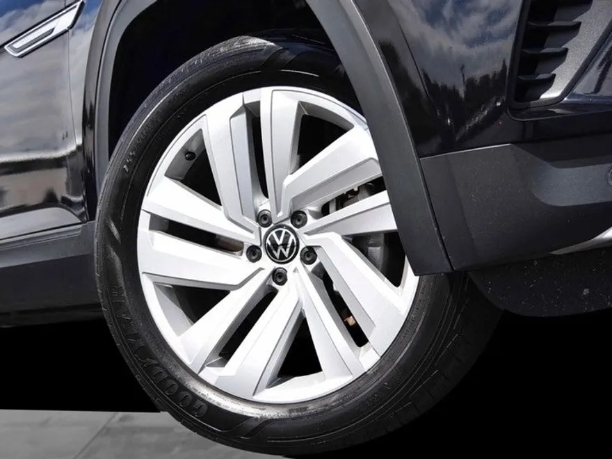2023 Volkswagen Atlas Cross Sport V6 SE Technology photo 1