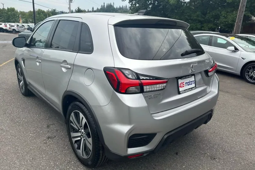 2021 Mitsubishi Outlander Sport SE photo 1