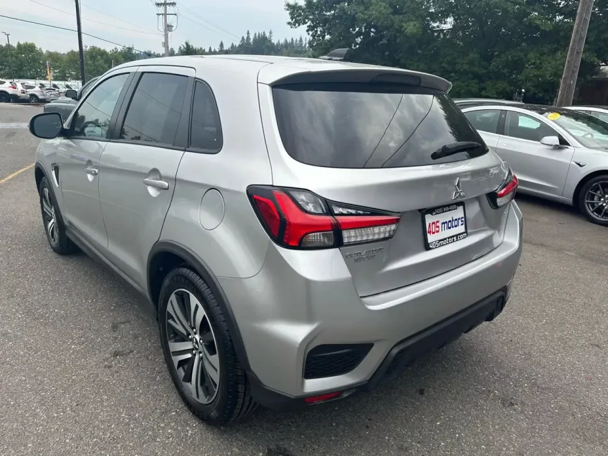2021 Mitsubishi Outlander Sport SE photo 1