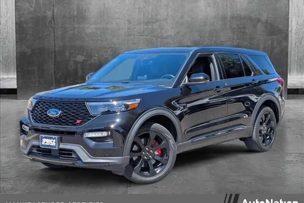 2022 Ford Explorer ST photo 1