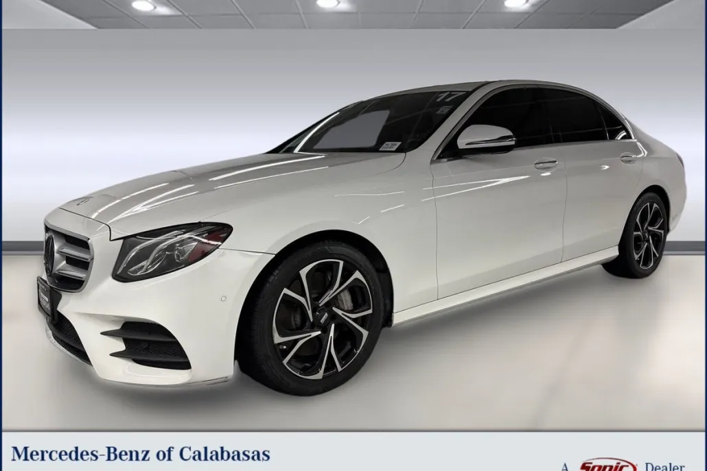 2017 Mercedes Benz E 300 Sedan photo 1