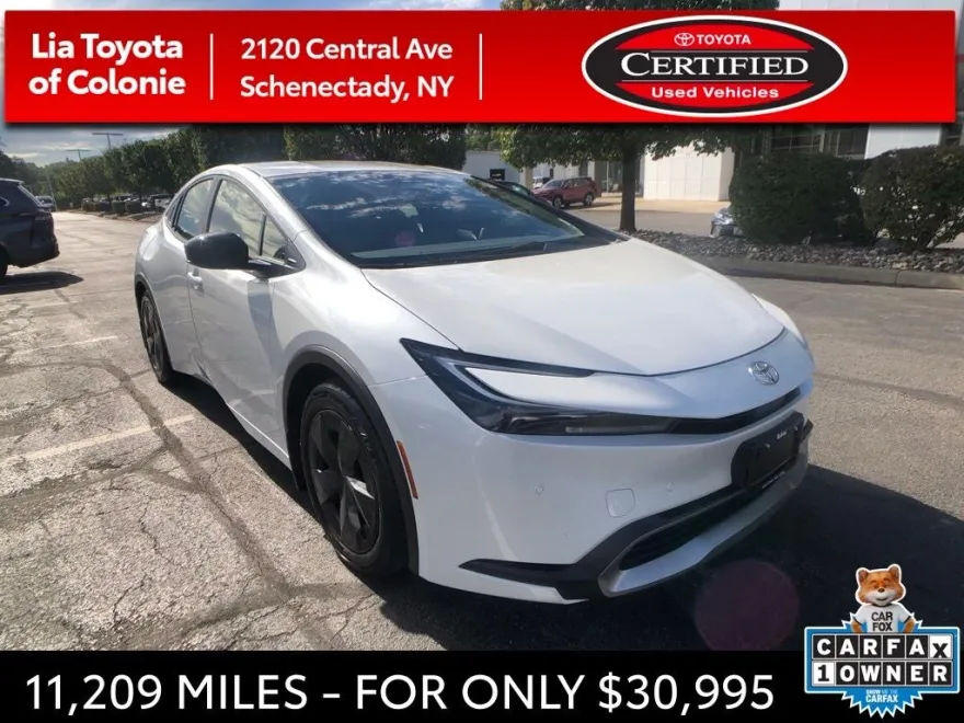 2024 Toyota Prius Prime SE photo 1