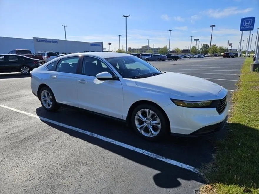 2023 Honda Accord LX photo 1