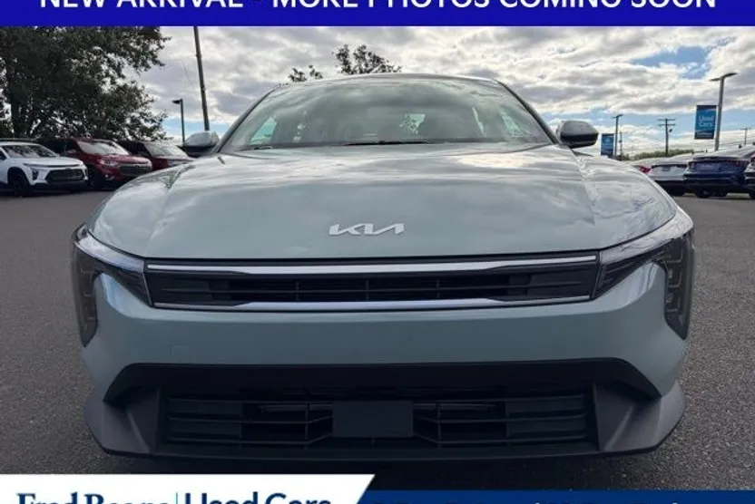 2025 Kia K4 LXS photo 1