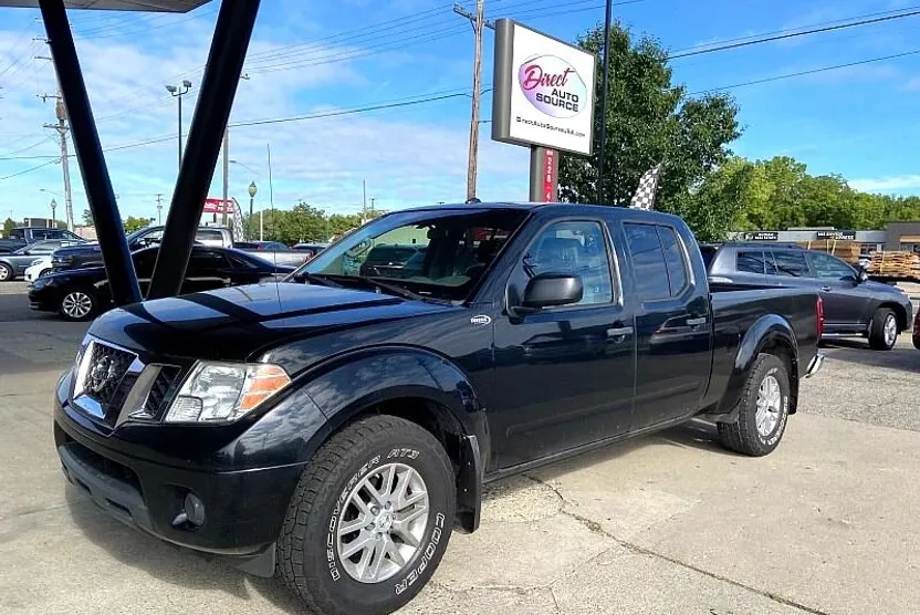 2014 Nissan Frontier SV Crew Cab photo 1