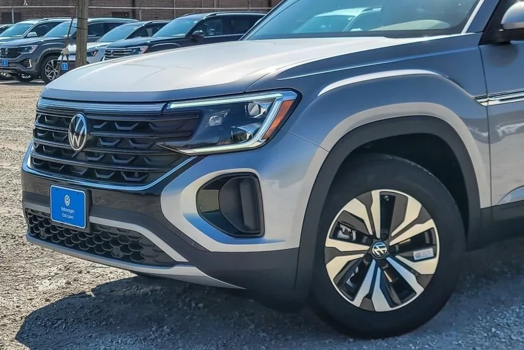 2026 Volkswagen Atlas Cross Sport SE photo 1
